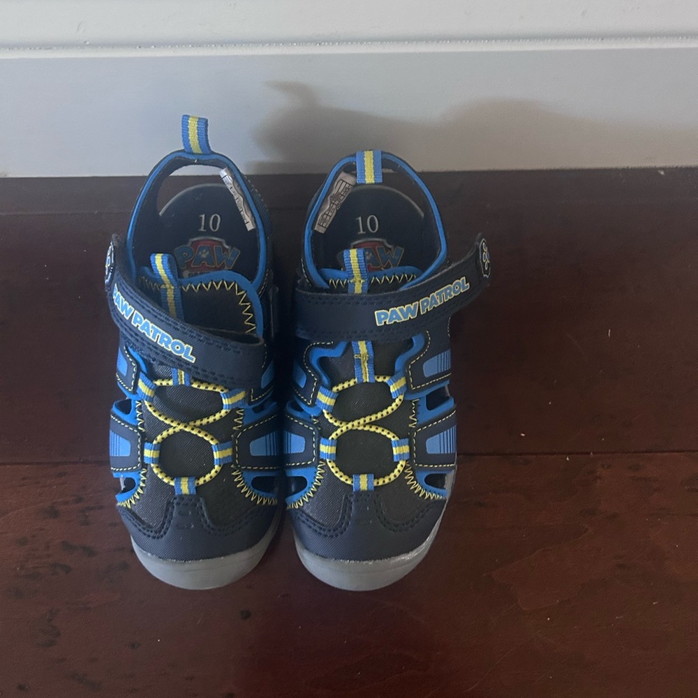 Paw Patrol Light Up Sandals - Toddler sz 10 - Only worn once excellent condition